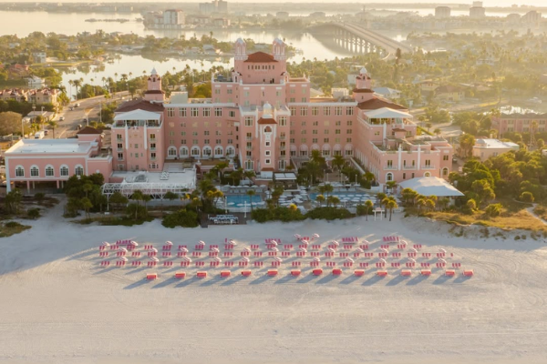 The Don Cesar Luxury Hotel In Tampa Bay Luxury Wedding Venue Gulf Coast